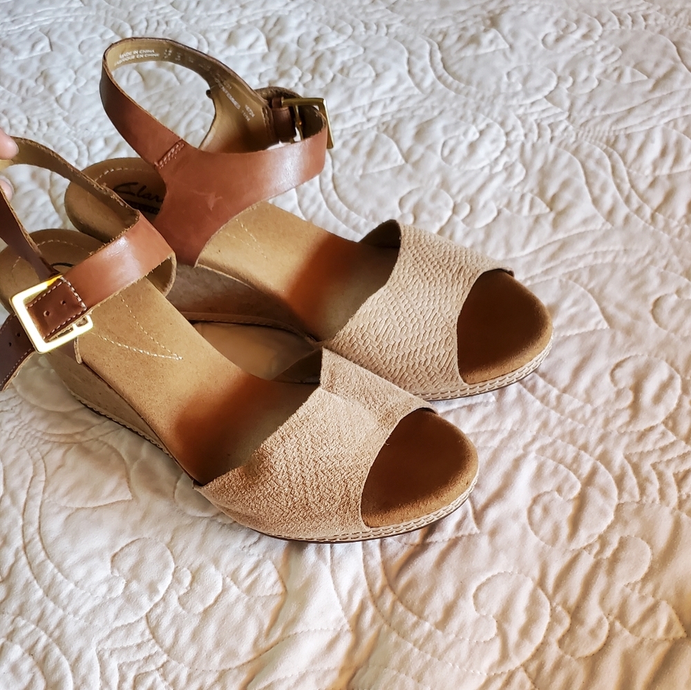Clark nude Wedges